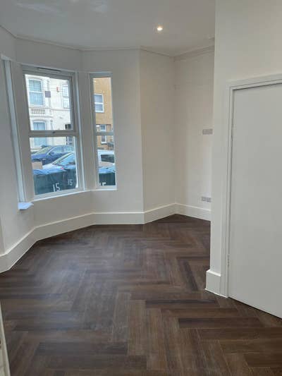 Fully furnished Share House Bills Included  Main Photo