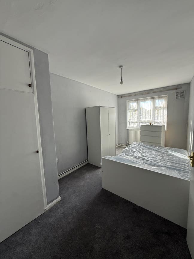 Specious Double  Rooms in an excellent Location Main Photo