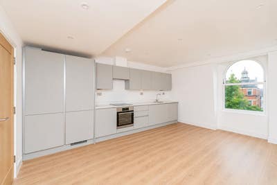 Newly Decorated One Bedroom Flat Main Photo