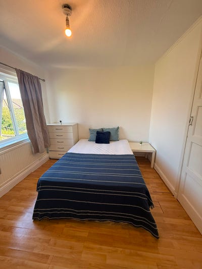 *Spacious and bright double room available Main Photo