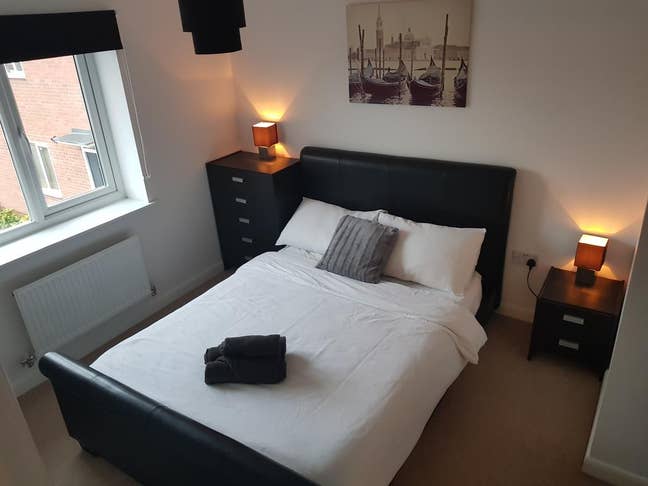ModerRooms available close to Town Centre Main Photo