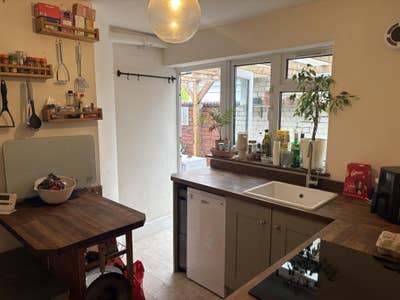 Sunny double room in Fishponds *short-term sublet* Main Photo
