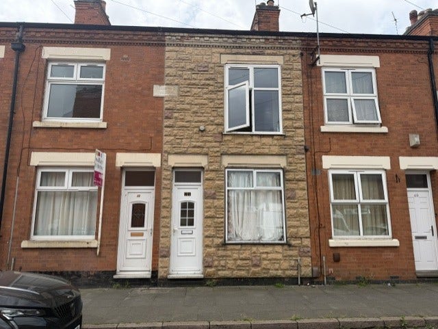 Well presented 2 Bed Terraced close to City Centre Main Photo