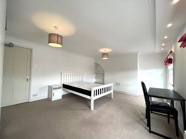 💥Huge House, 2 Lounges, Roof terrace, Garden🔥 Main Photo