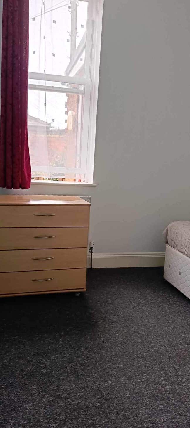 Room Too Rent Close Center  Main Photo