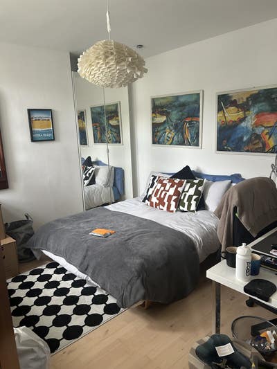 Specious double room to let- Berrylands  Main Photo