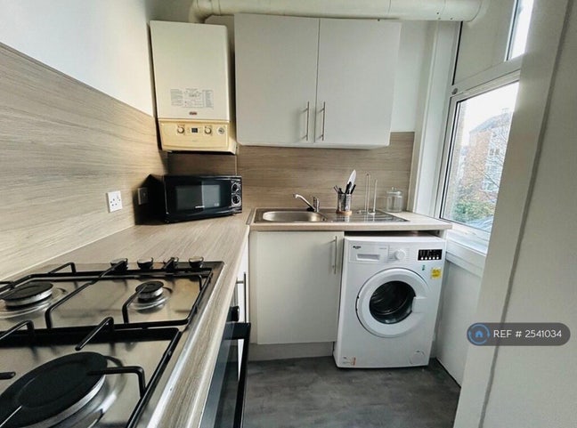 19 D Bruce street , FK8 1PD. Main Photo