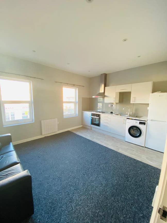 1-Bedroom Flat Available Now Main Photo