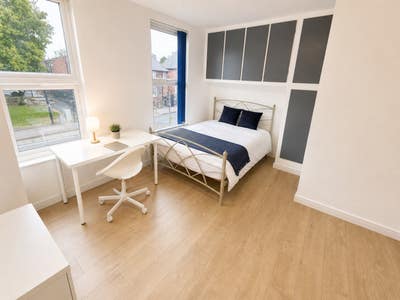 Lenton Student Share House Bills Including Main Photo