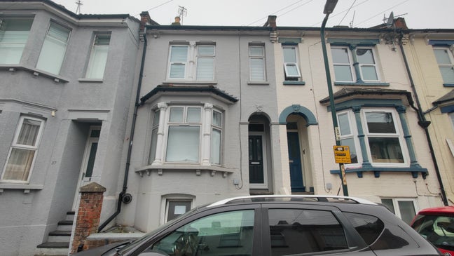 5 Double rooms to rent in Chatham Main Photo