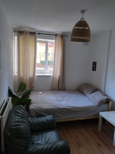 Double Room in Westferry Main Photo