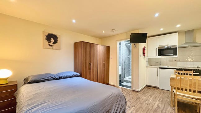 Lovely Studio Ready to Move in  Main Photo