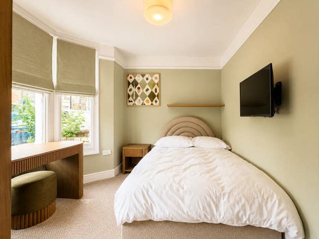 Beautifully Designed En-Suite Rooms 🤎 CB1 Main Photo