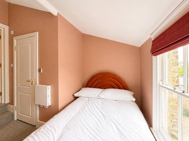 Beautifully Designed En-Suite Rooms 🤎 CB1 Main Photo