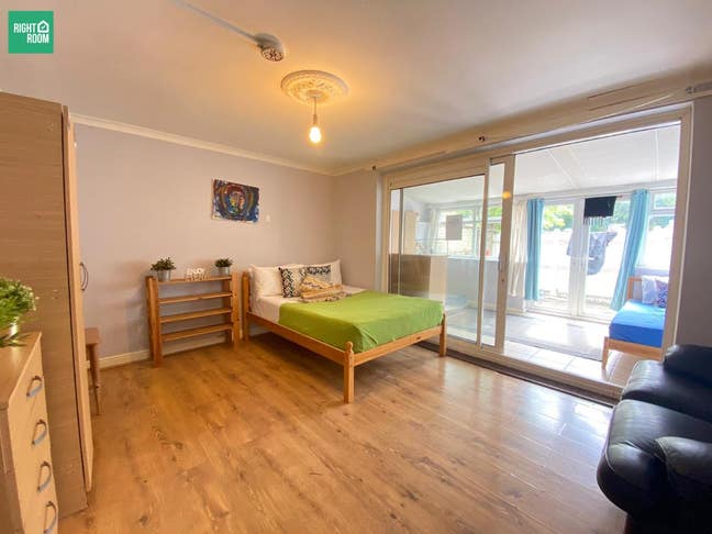 ++Spacious Rooms in Caledonian Close Bills Inc ++ Main Photo