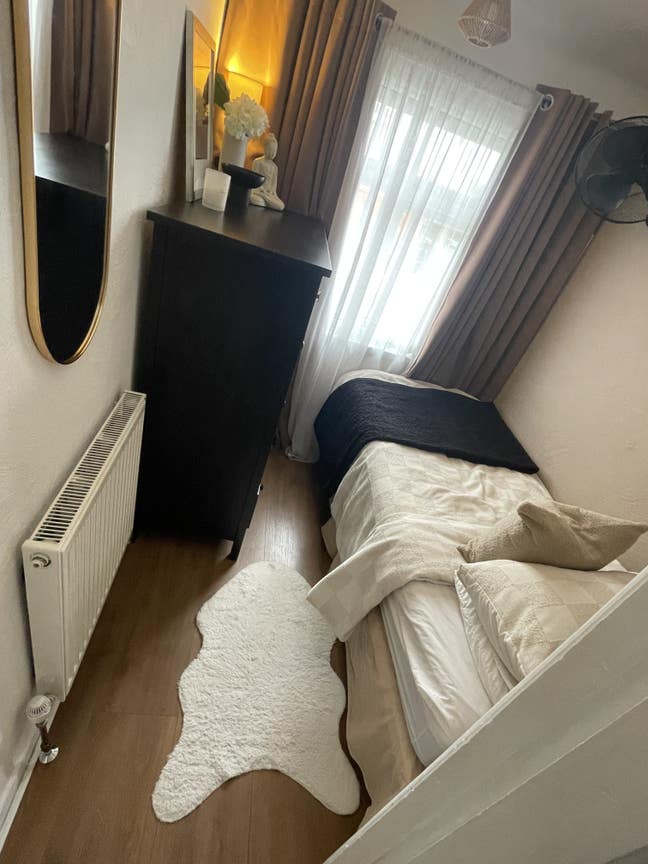 Cozy single  room, close to LHR Main Photo