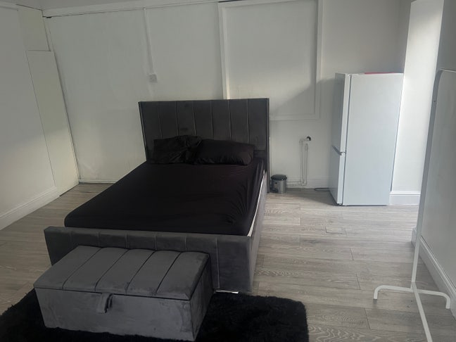 Studio flat Main Photo