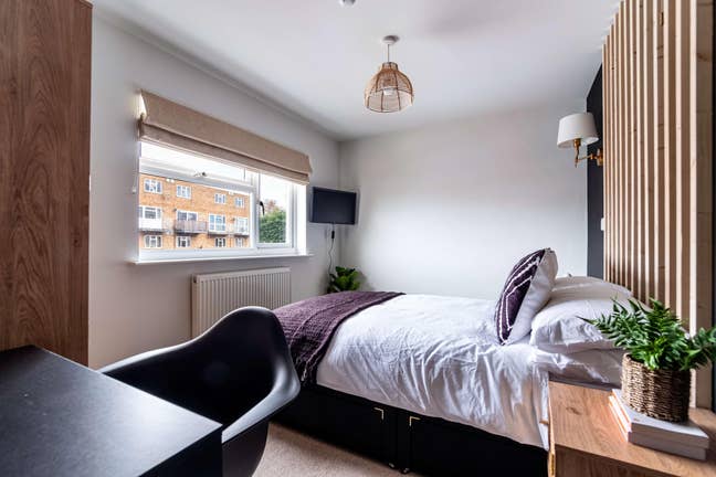 The Tranquil Property In Kendrick Close PE2 Main Photo