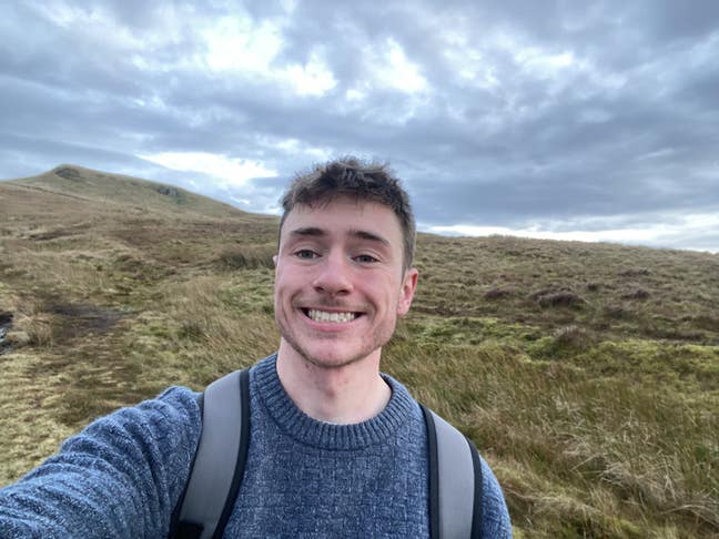 Professional, 23, looking for room or buddy up! Main Photo