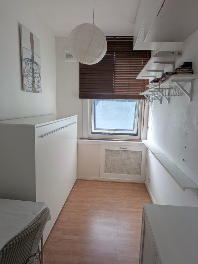 Single room in a shared flat, ideal for students. Main Photo