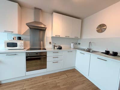 Fully Furnished One Bed Studio Style Apt in NG1 Main Photo