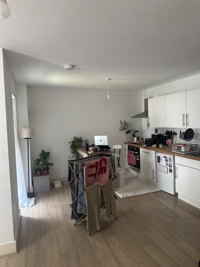 ✨ Spacious Studio Near Surrey Quays – 2 Months Main Photo