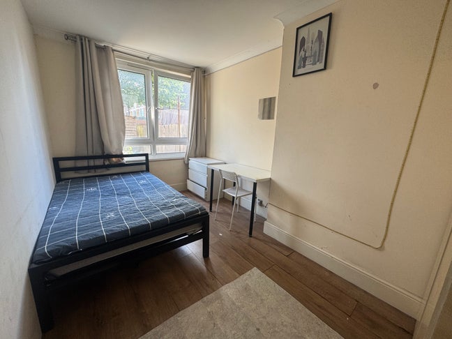 Near Station-All Bills Included-Spacious-Furnished Main Photo