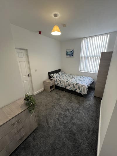 2 Stylish Ensuite Rooms Available - DN1 Main Photo