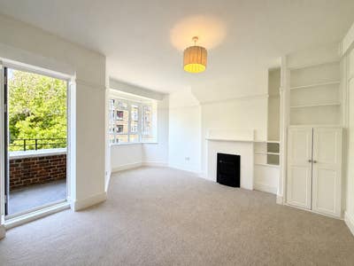 3 Bedroom Flat - 7min walk White City, W1 Main Photo