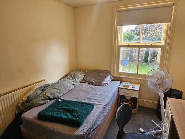 Fully Furnished Bills Included - Student Room  Main Photo