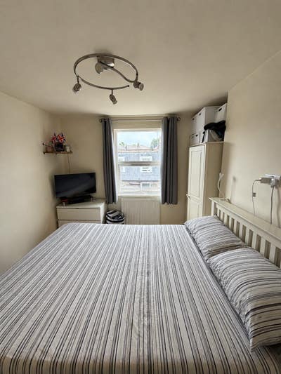 Double Room Sublet in West London Flatshare Main Photo
