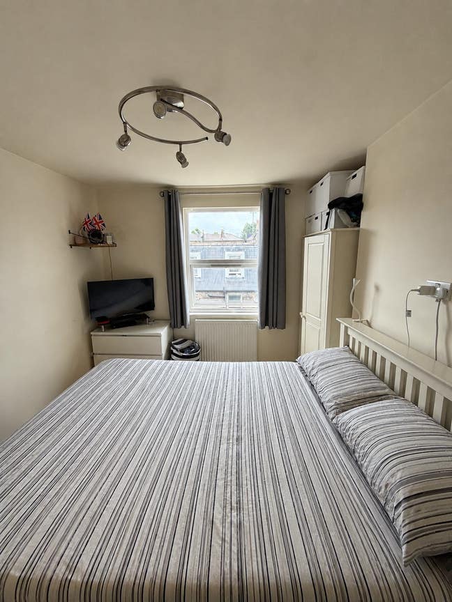 Double Room Sublet in West London Flatshare Main Photo
