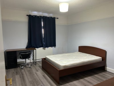 Double Bed in Clapton Flatshare - Bills Included. Main Photo