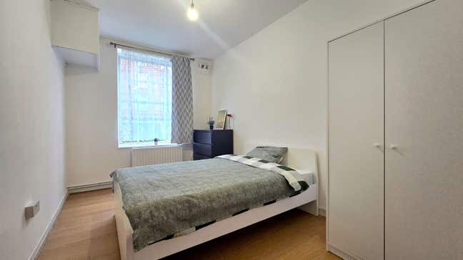 1 Dbl Room Available Next To Shadwell DLR Main Photo