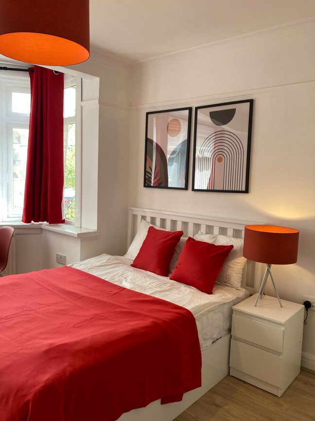 Double room 5 mins walk Hanger lane & Park Royal S Main Photo