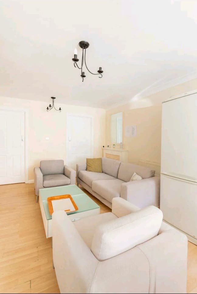 House in Hayes for Rent - 1 Family Only Main Photo