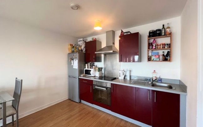Salford En Suite Double Bed Room in 2 Bed Flat Main Photo