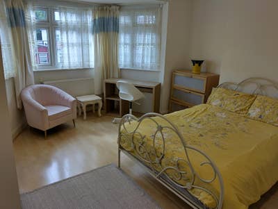 Large Double Room Main Photo