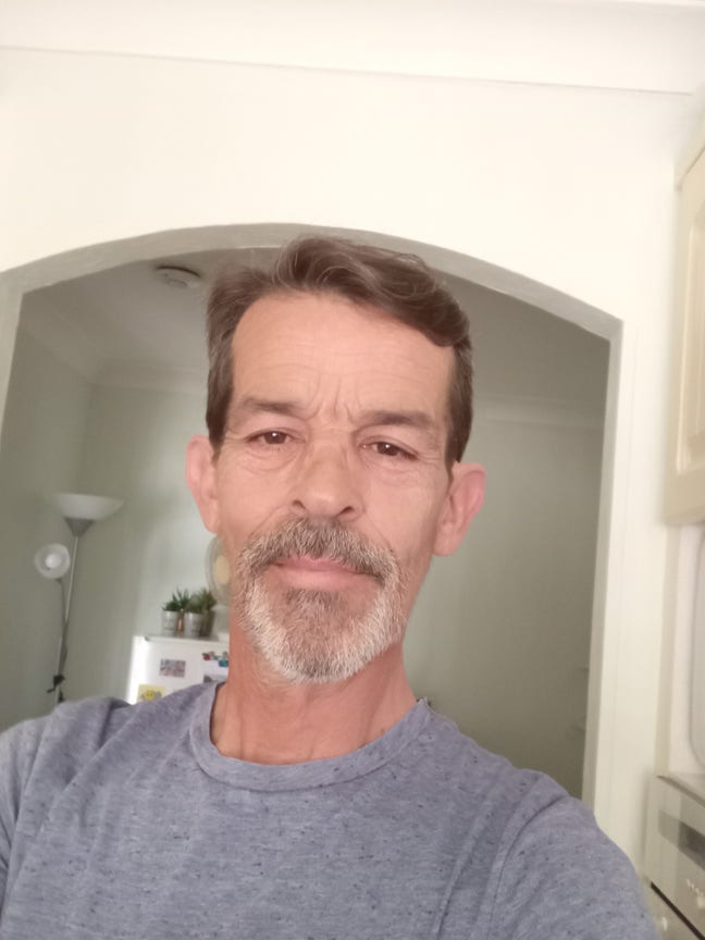 Professional looking for a double room Main Photo