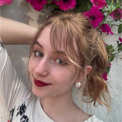 Looking for 2-4 flatmates!  Main Photo