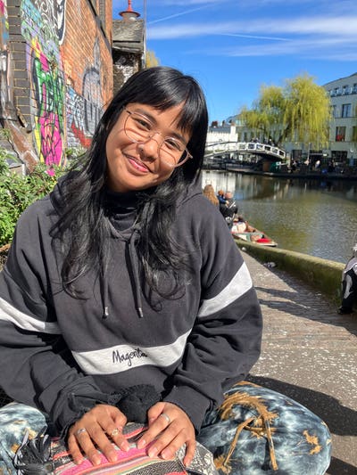 Professional Female seeks a single or double room Main Photo
