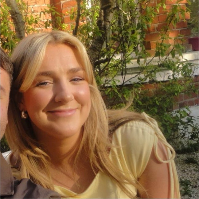 25yr old Post grad student  Main Photo