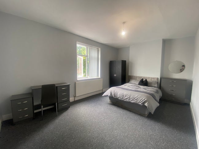 Supported Housing No Service Charge Available Now Main Photo