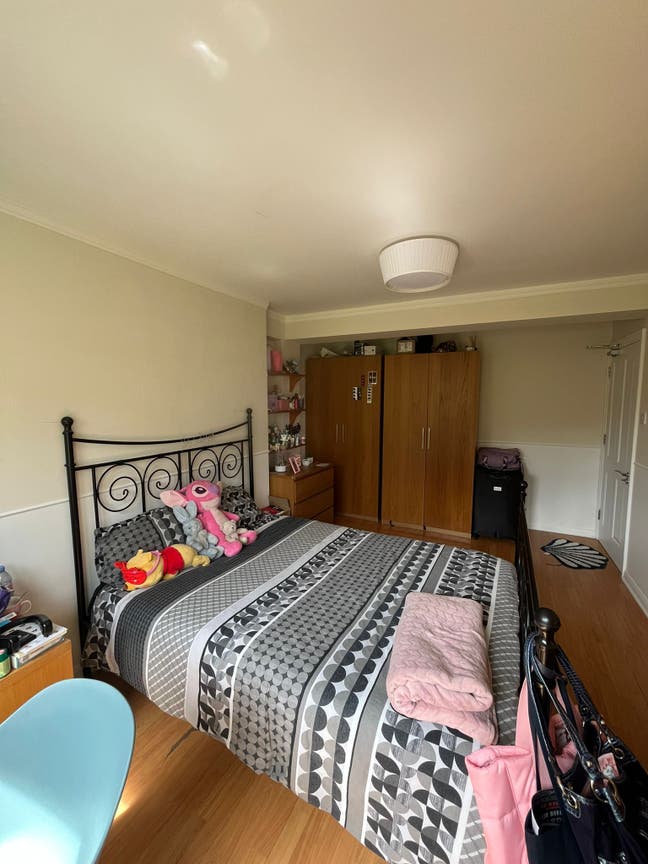 Large double 5 min walk Hanger Lane Central line Main Photo