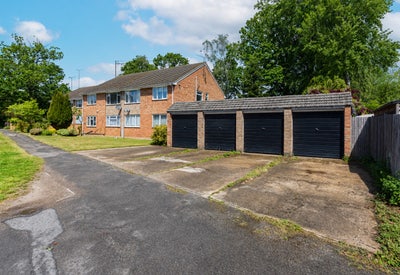 🆕 Newly renovated 2 Bed Flat Main Photo