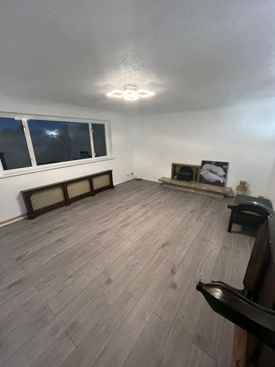 🏡 3-Bed Flat Share – Aveley High Street, Essex Main Photo