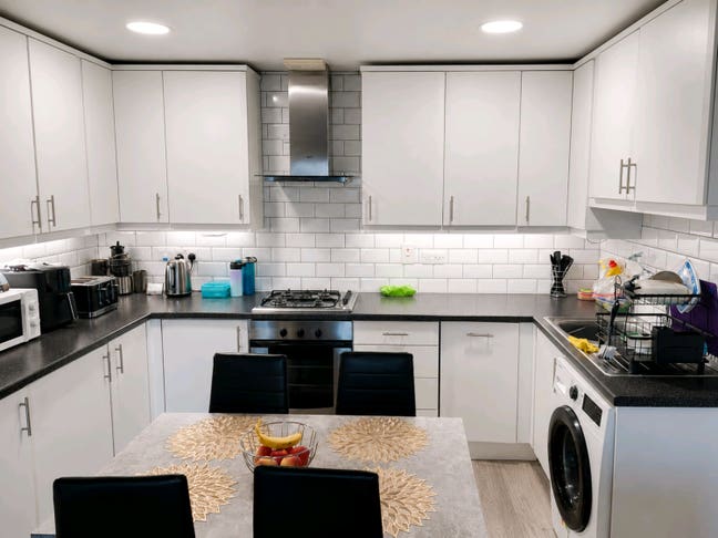Unfurnished Double Room Available – All Bills Inc Main Photo