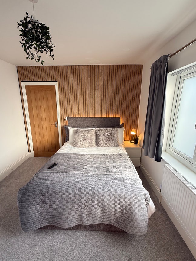 Double Room with En-suite - BILLS INC Main Photo