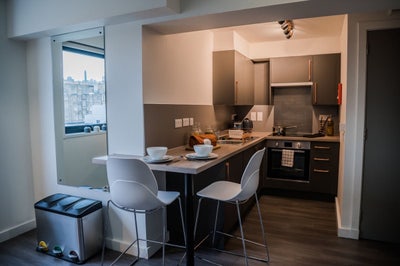Classic Studio Sublet | 6 McDonald Road, EH7 4GT Main Photo