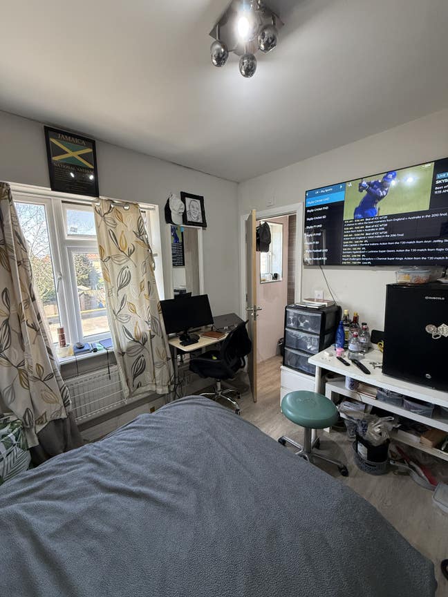 Double En-suite Room to let  Main Photo